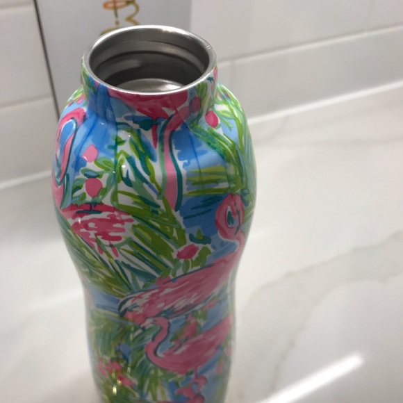 LILLY PULITZER SQUEEZE THE DAY WATER BOTTLE - Picture 5 of 10